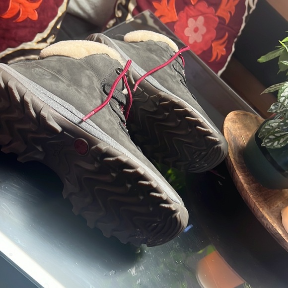 Cute Timberland size 9 - Picture 5 of 7